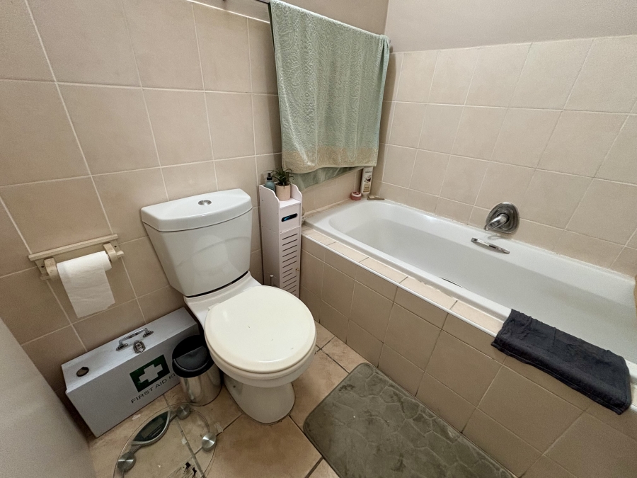 3 Bedroom Property for Sale in Vredekloof Heights Western Cape